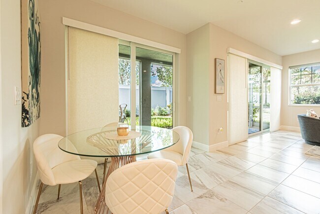 Building Photo - Luxury Naples 2-Bed Home Minutes to Downtown & Beaches | Resort-Style Amenities