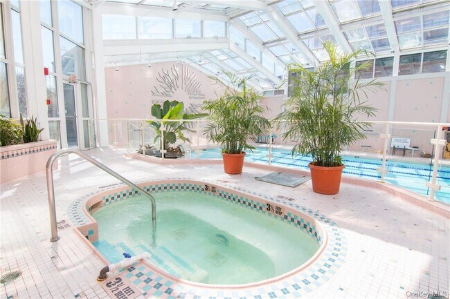 Building Photo - 4 Martine Ave