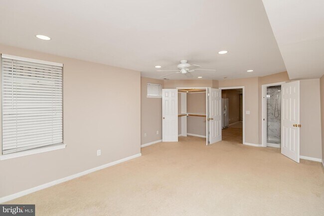 Building Photo - 6239 Willowfield Way