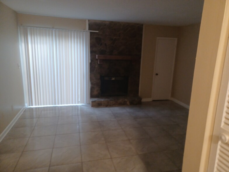 Building Photo - 569 Northridge Crossing Dr