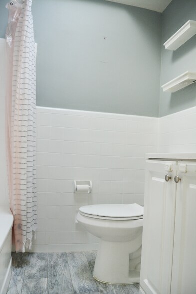 Building Photo - 10AZ Poplar Ave