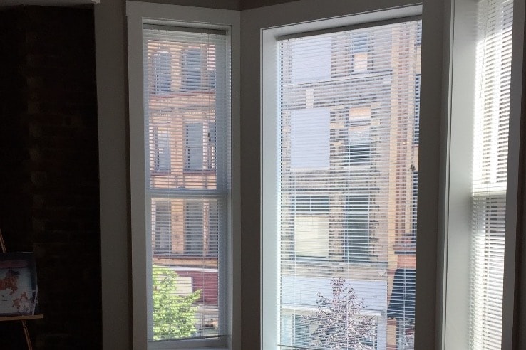 Bay Window overlooking Main Street - 314 N Main St