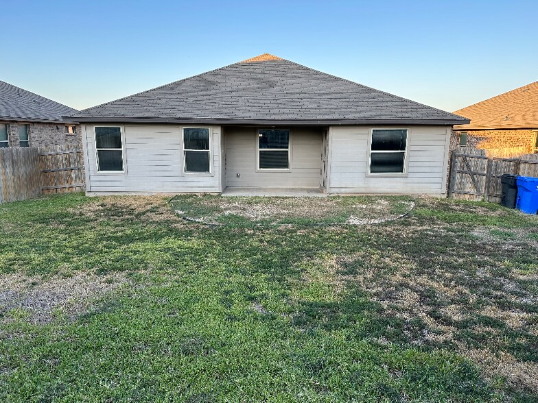 Building Photo - 2809 Skinner Dr