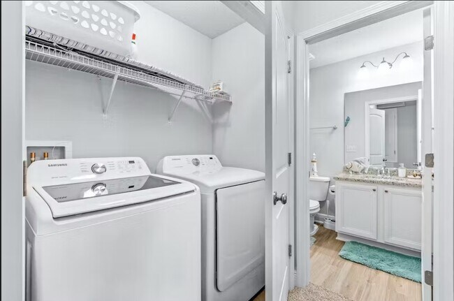 Building Photo - 7597 Shadow Lake Dr