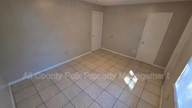 Building Photo - 2336 Chestnut Hills Dr