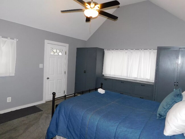 Building Photo - 46 Kingsley Ave