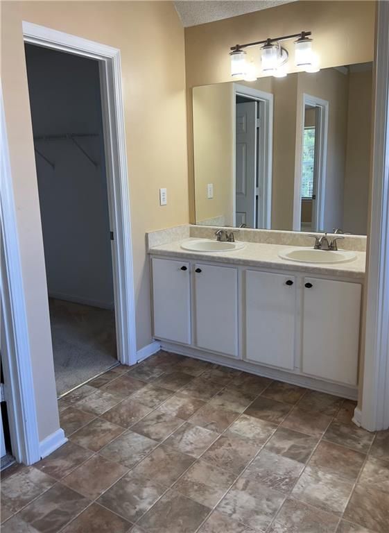 Building Photo - 1576 Rogers Crossing Dr