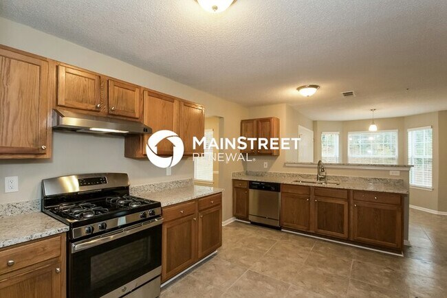 Building Photo - 4 Bedroom Pet-Friendly Home in Douglasville, GA with Main Street Renewal
