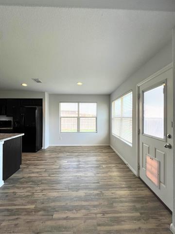 Building Photo - 6301 Seagull Ln