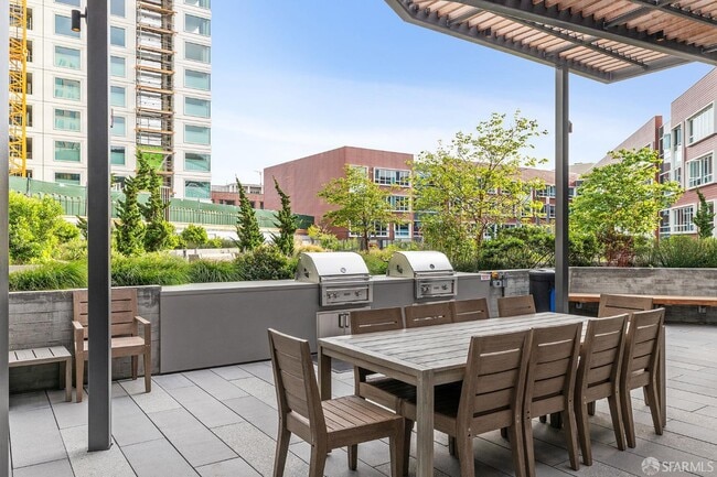 Building Photo - 1000 3rd St