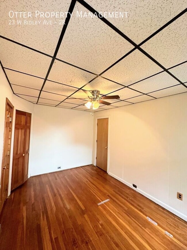 Building Photo - Lovely, Sun Drenched 3BR/1BA Ridley Park Apt