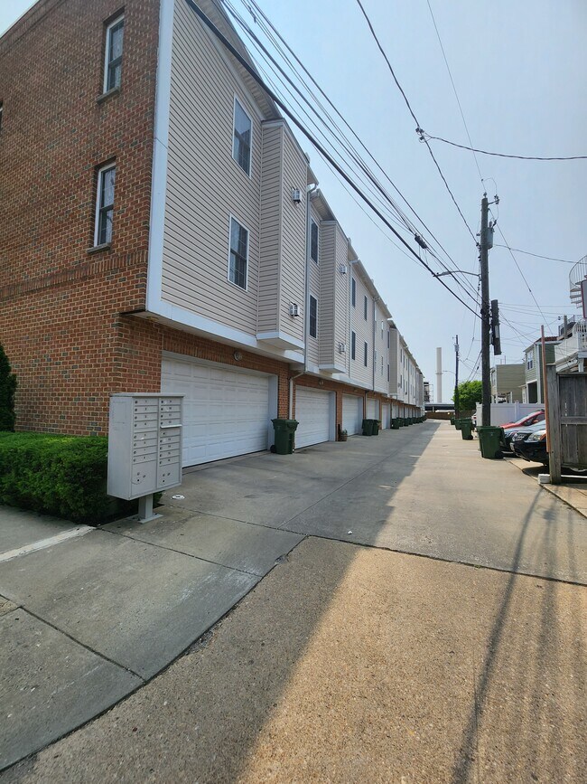 Building Photo - 1820 Webster St