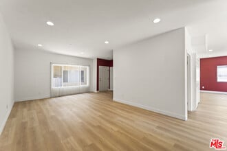 Building Photo - 12375 Osborne Pl