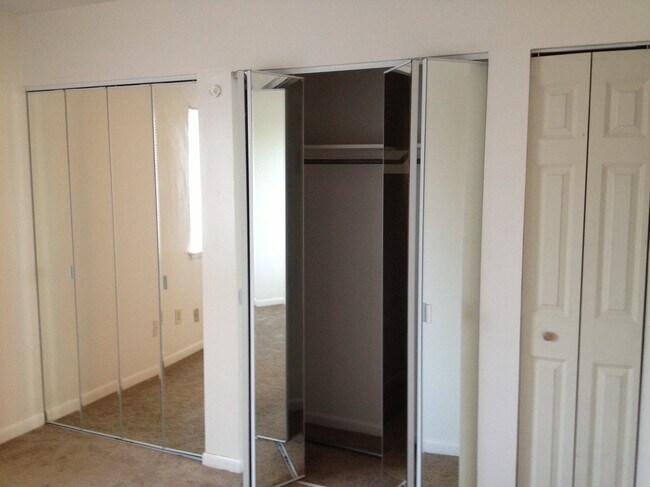 Bedroom Closet - 308 Miracle Strip Pky SW