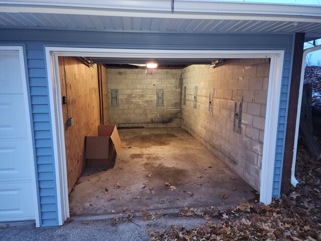 Building Photo - 1510 Oak Ridge Ln SE