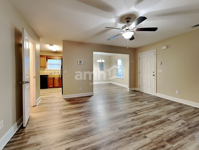 Building Photo - 2 Ristona Dr