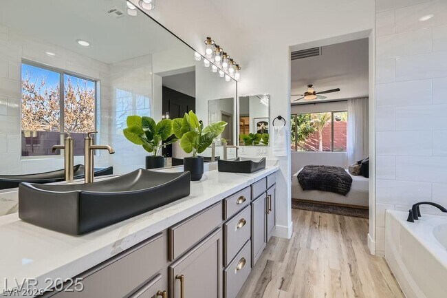 Building Photo - 5873 Skyfall Ct