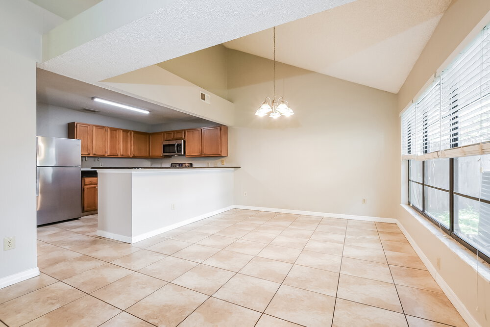 Building Photo - 439 E Springtree Way