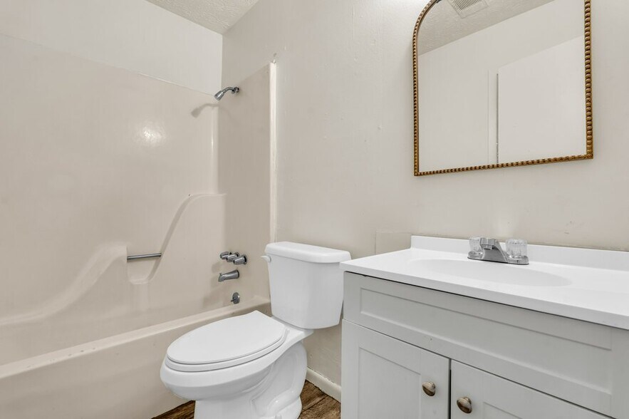 Building Photo - 503 Cromwell St