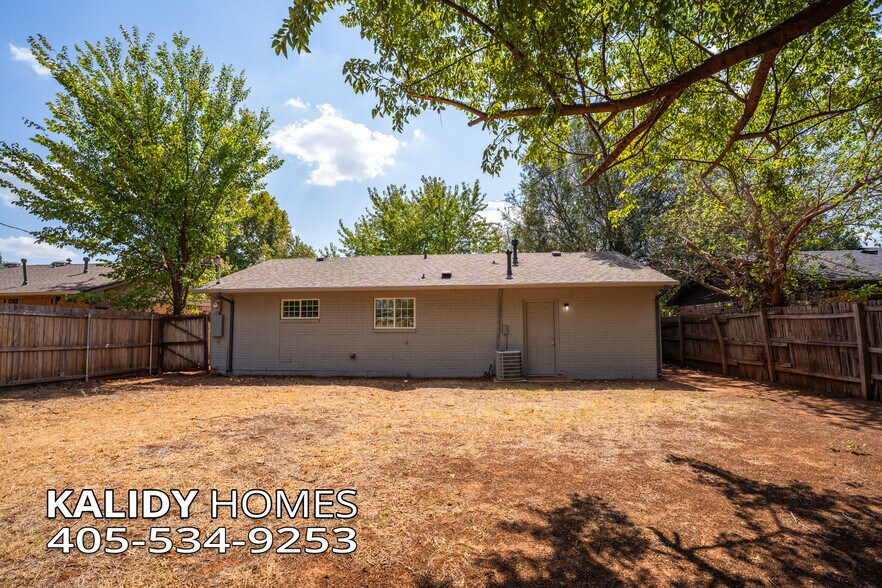 Building Photo - 413 Winding Ln