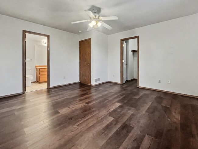 Building Photo - 6426 Coachman Cir