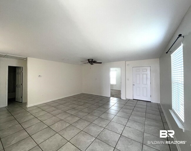Building Photo - 15142 Marem Dr