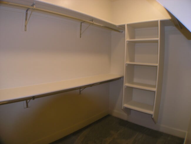 Building Photo - 2355 E Hidden Crk St