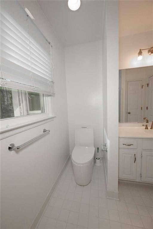 Building Photo - 151 Lakeside Dr NW