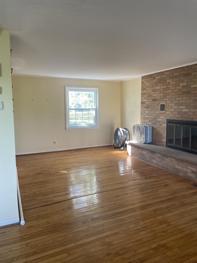 Building Photo - 7020 Brown Rd