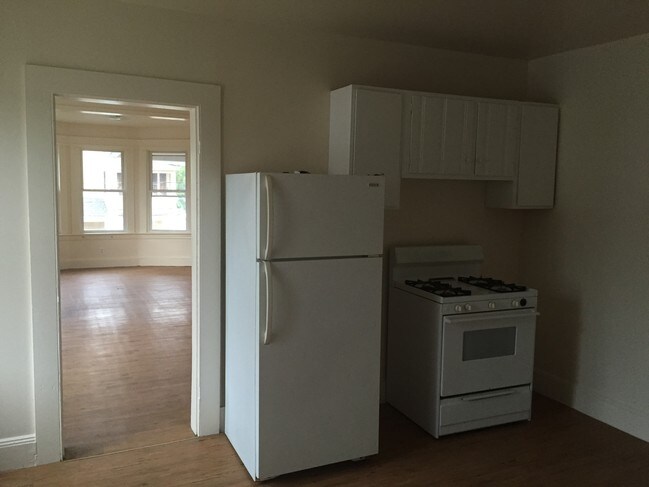 Building Photo - 29-31 Burke St