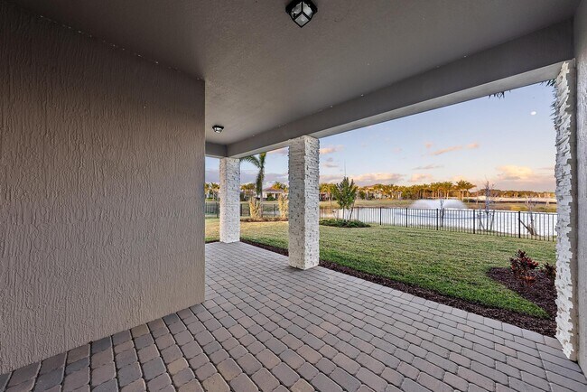 Building Photo - 12421 Banner Ct