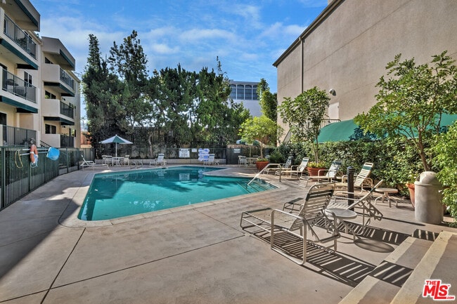 Building Photo - 4501 Cedros Ave