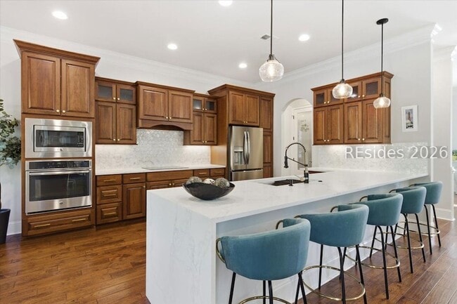 Building Photo - 165 Topside E