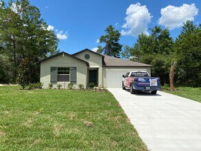 Building Photo - SW location 4/2/2 **WON'T LAST**