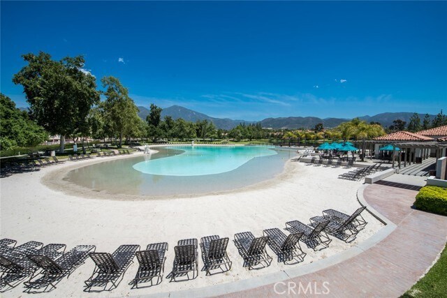 Building Photo - 10 Pantano