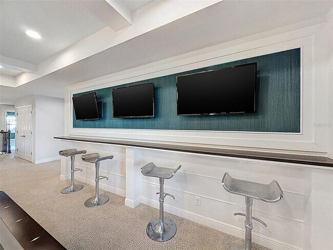 Building Photo - 10701 Laurel Vista Way