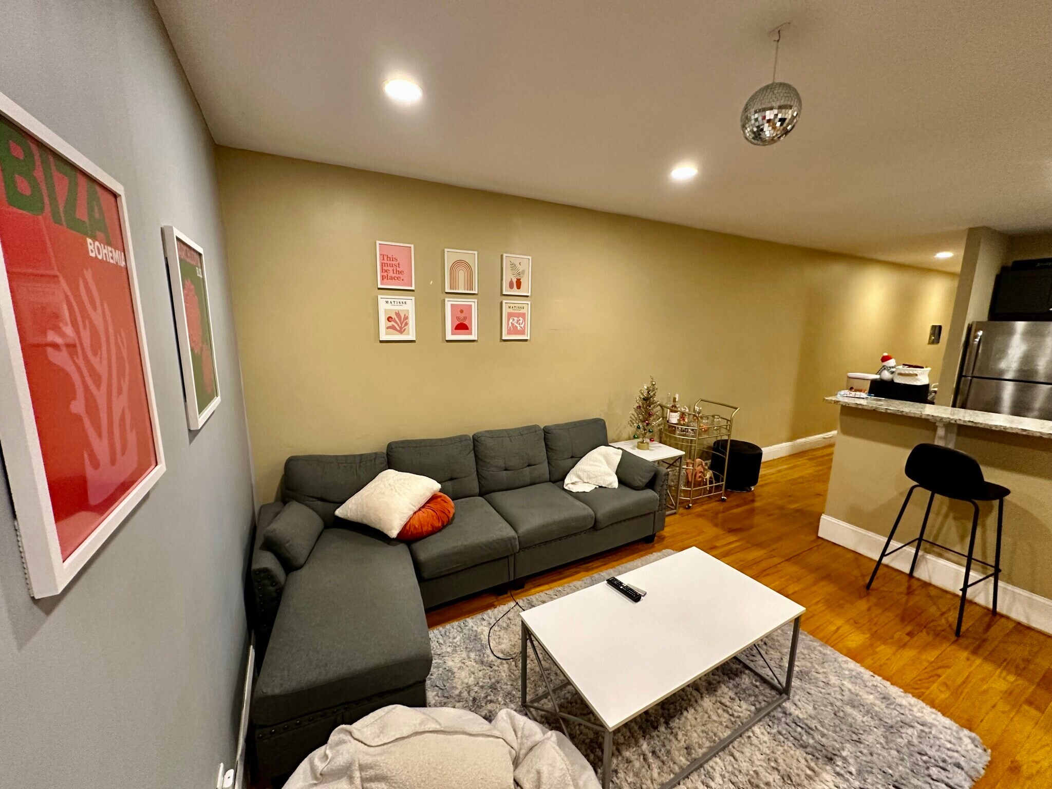 Building Photo - 56 Egmont St