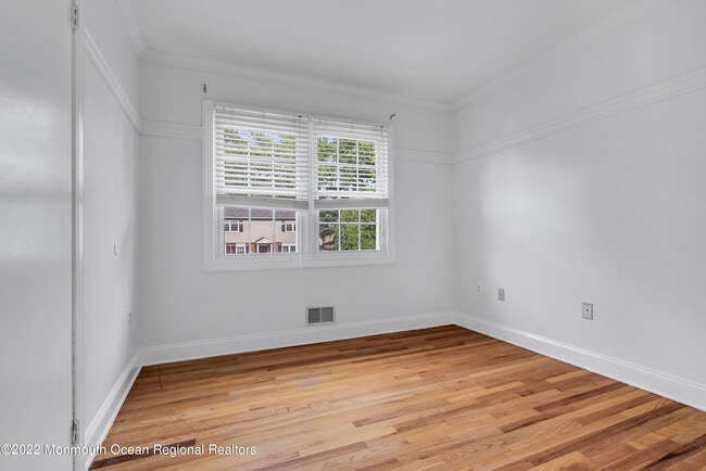 Building Photo - 1802 Holbrook St