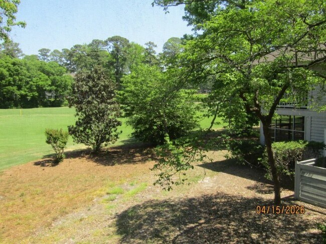 Building Photo - 1221 Lake Dr