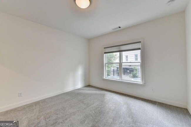 Building Photo - 3667 Peachtree Rd NE