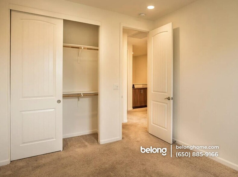 Building Photo - 39872 Sawyer Terrace