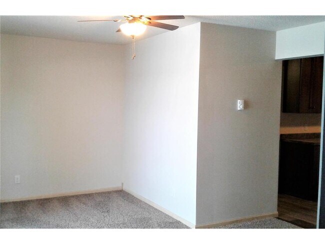 Building Photo - 308 Willow St