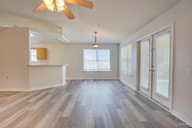 Building Photo - 2029 Shadow Lake Dr