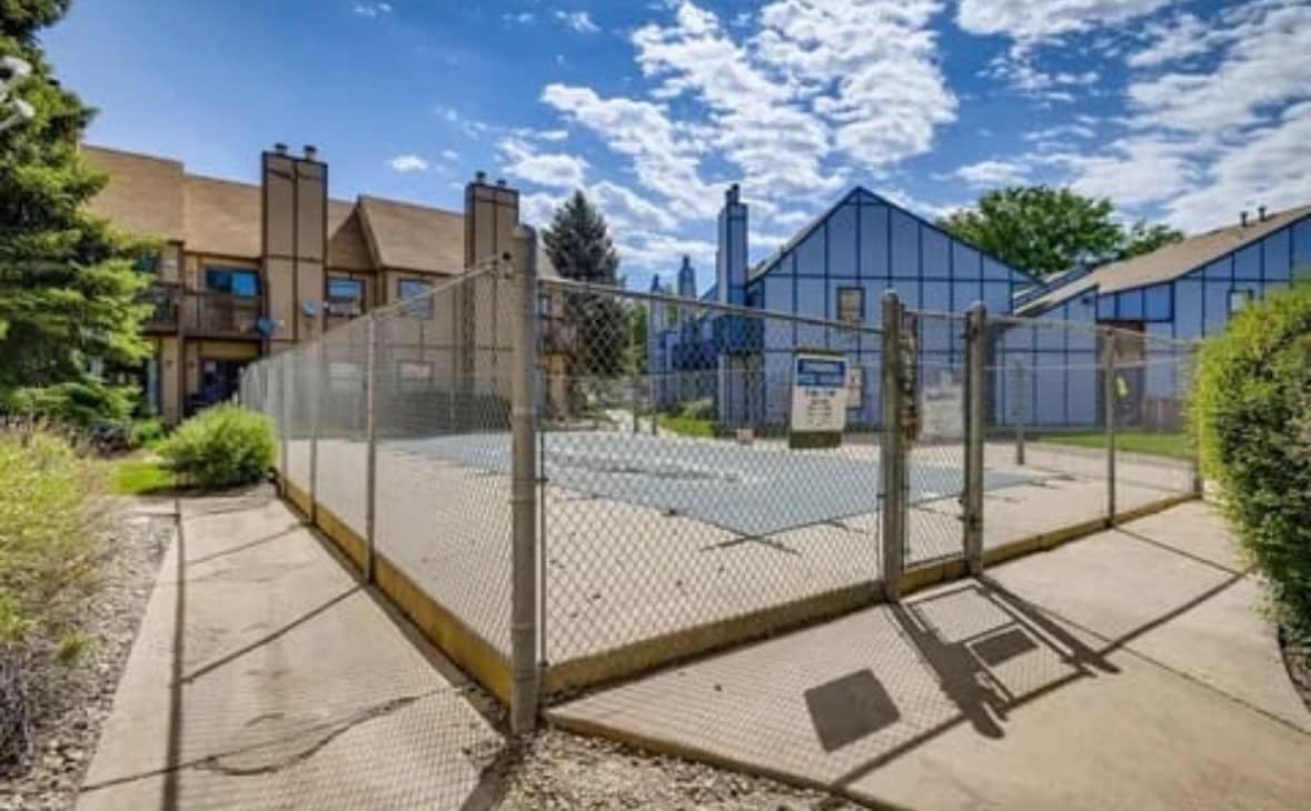 Community Pool - 225 E 8th Ave