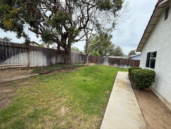 Building Photo - A nice Mission Oaks Home for Rent
