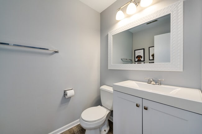 Building Photo - 2389 N Wayne Ave