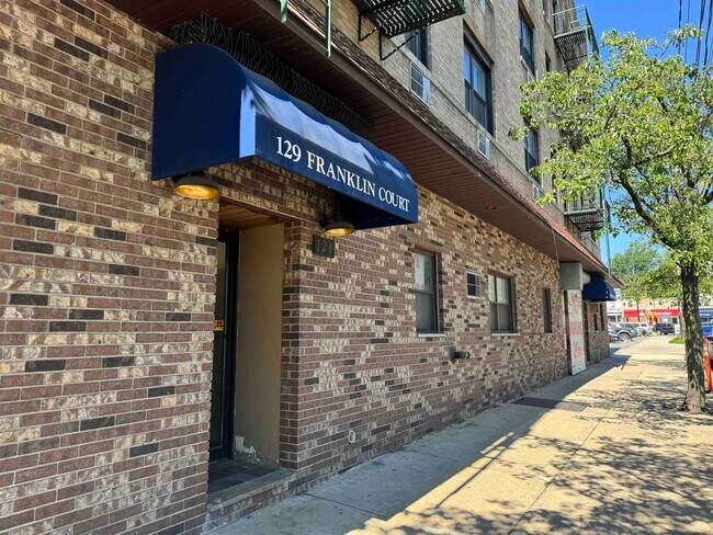 Building Photo - 129 Franklin St