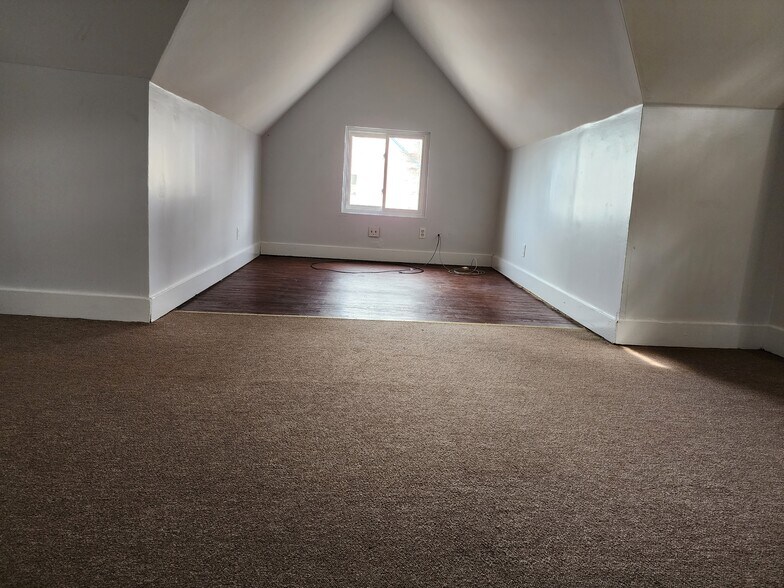 Living Room - 73 Leo St