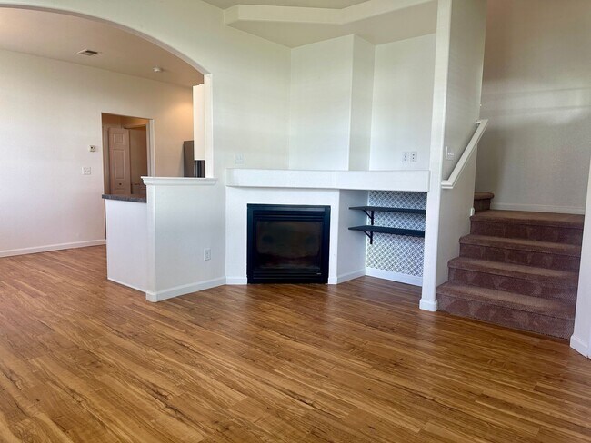 Building Photo - 6345 Chardonnay St