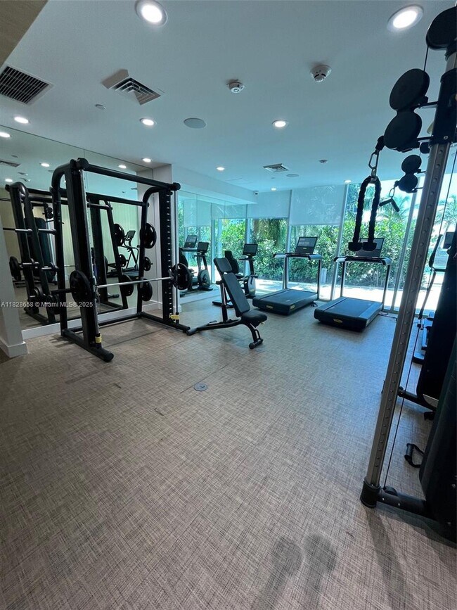 Building Photo - 17550 Collins Ave